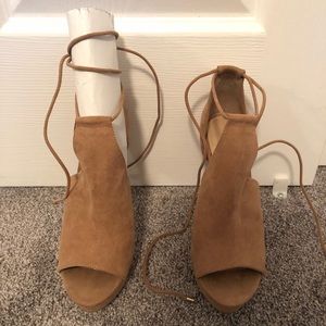 APT 9 Lace up Heels, Size Women’s 8